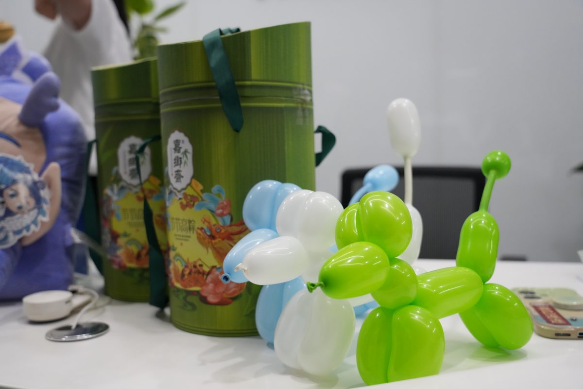 Triple Celebration: Festivals Meet AI Experiment Box & 6-Axis Robot Arm 1 微信图片 20250604093147