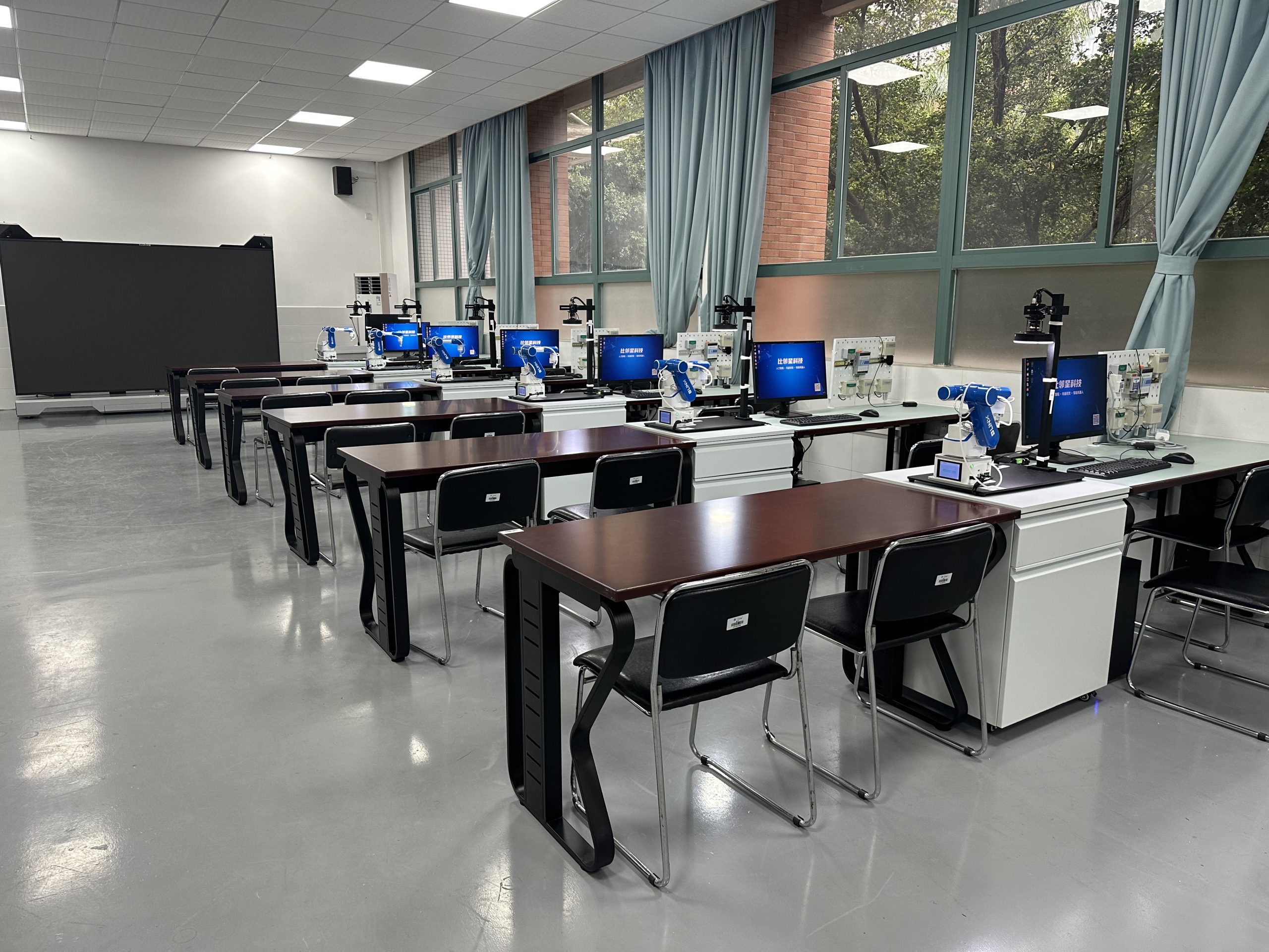 Home 16 Starter Robotics Kit Lab at Guangzhou City Polytechnic – Empowering Future Innovators