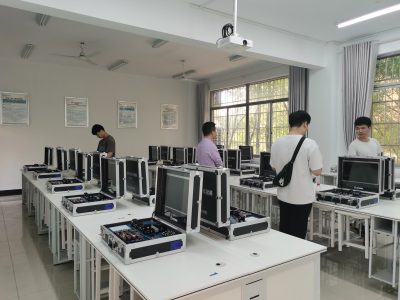 Starter Robotics Lab for Beginners 29 微信图片_202209281805481